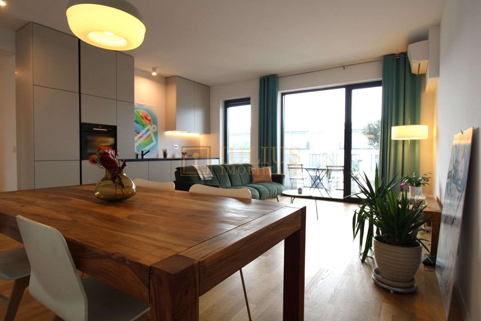 Ultracentral, prima inchiriere, Paltim. - Poză 1