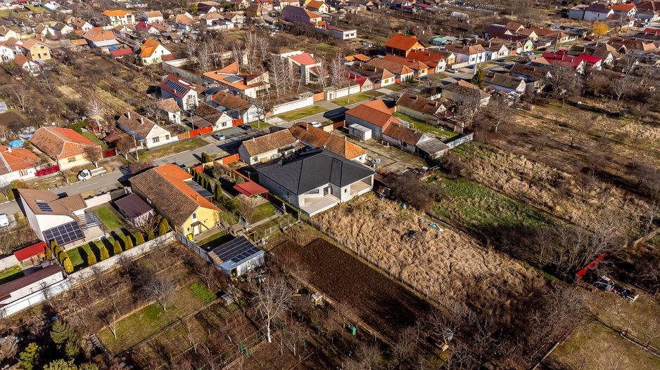 Vândut! Casă nouă cu teren generos Sânicolaul Mic - Poză 7