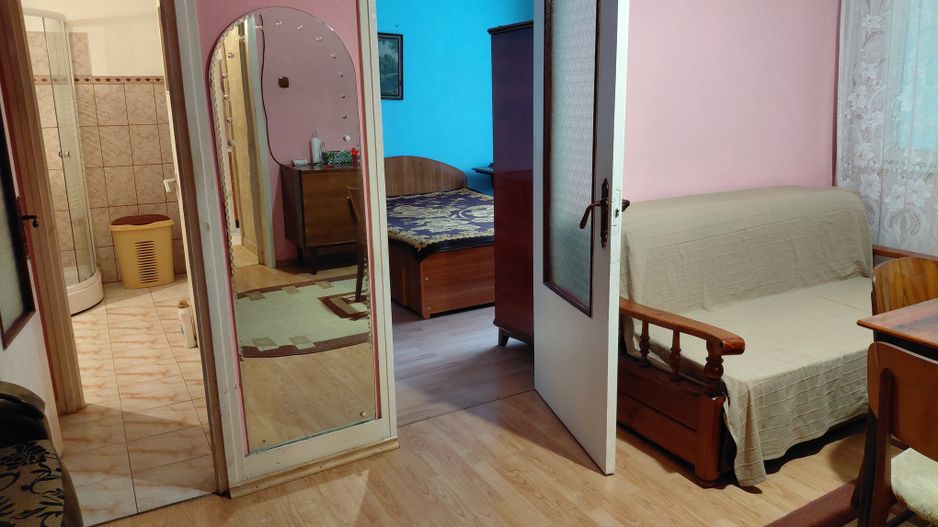 Apartament cu 2 camere Tiglina 1,et.2,strada Saturn zona pietei - Poză 1