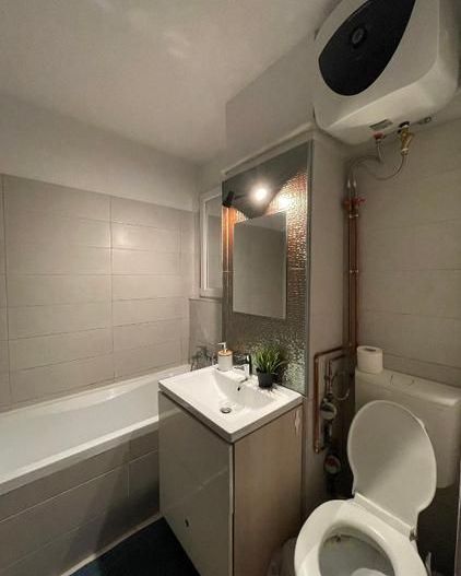 Apartament 2 camere decomandat, 5 min de metrou si de Parcul Tineretului - Poză 8