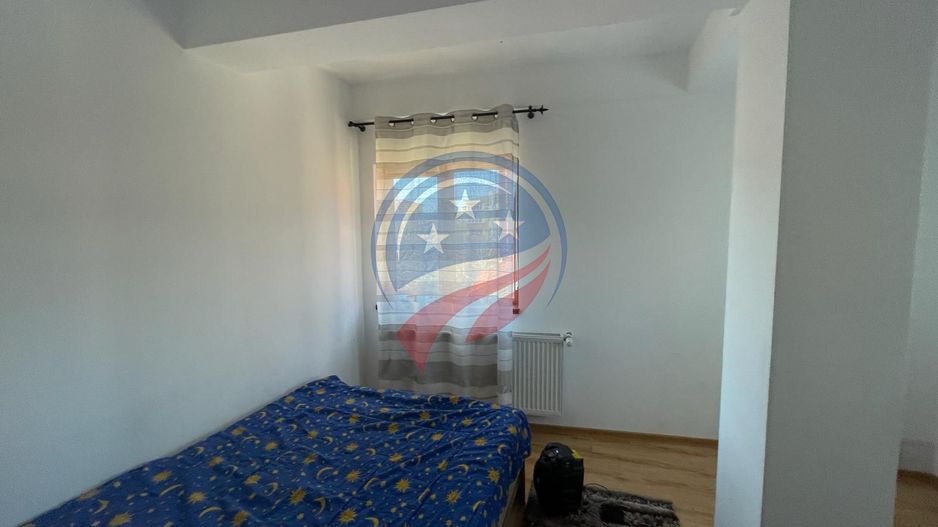 Casa moderna alcatuita din trei apartamente, zona Rovine - Poză 9