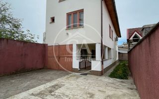 Casa de vânzare cu 8 camere de tip P+E+M in zona Rogerius, Oradea - Poză 2