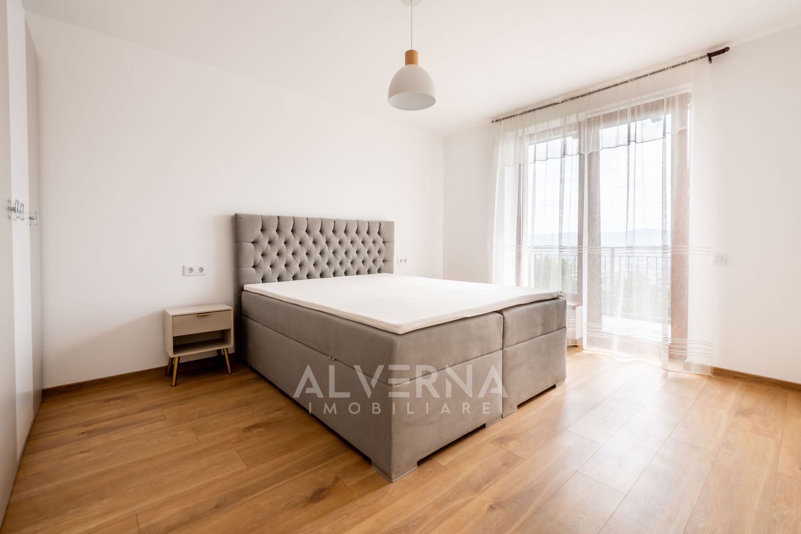 Apartament 3 camere cu gradina proprie | 70mp + balcon | Dambul Rotund - Poză 2