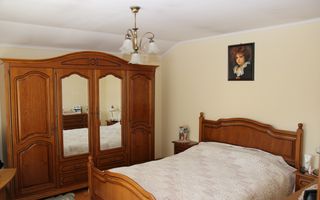 Casă / Vilă cu 3 camere de vânzare în zona Bartolomeu - Poză 37