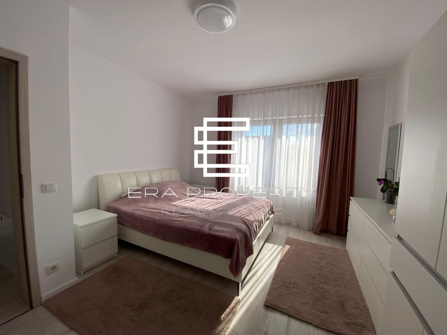 Duplex modern Șelimbăr cu panouri fotovoltaice – costuri minime la energie - Poză 10