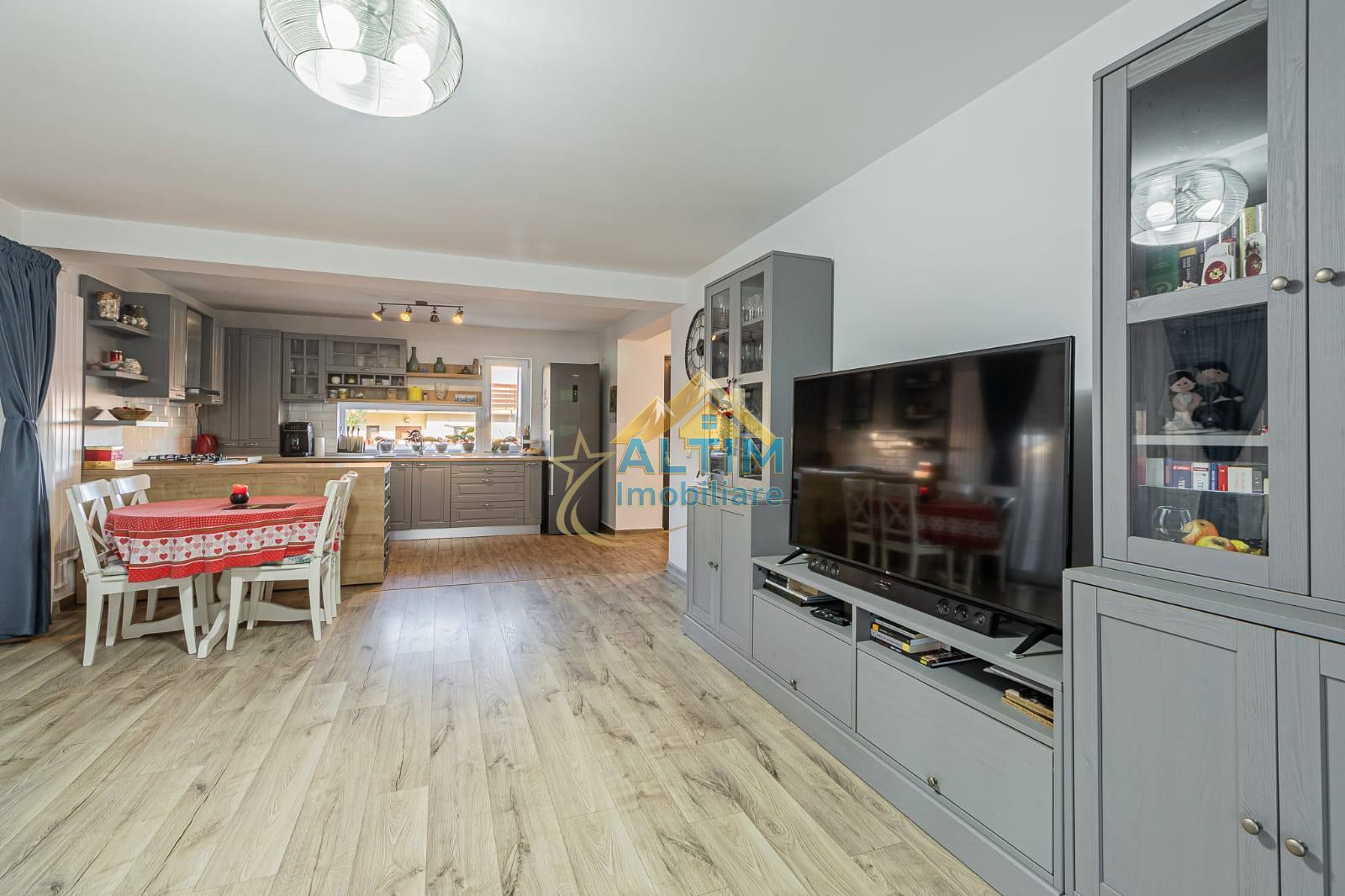 Casa de vânzare cartier Izvor, Brașov - Poză 4