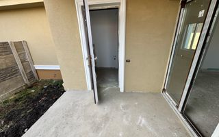 Casa Individuala in Mosnita. La asfalt. Cu Carport - Poză 17