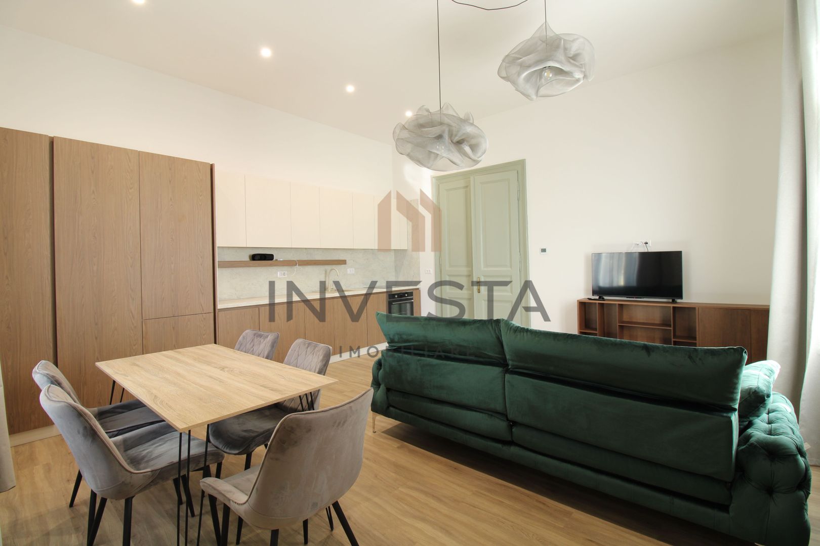 Apartament 2 camere cu parcare, zona Ultracentrala, strada Napoca! - Poză 1