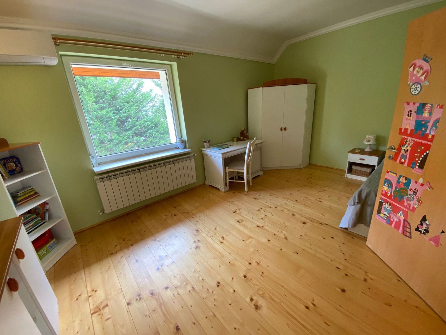 Generoasa si spatioasa - Poză 36