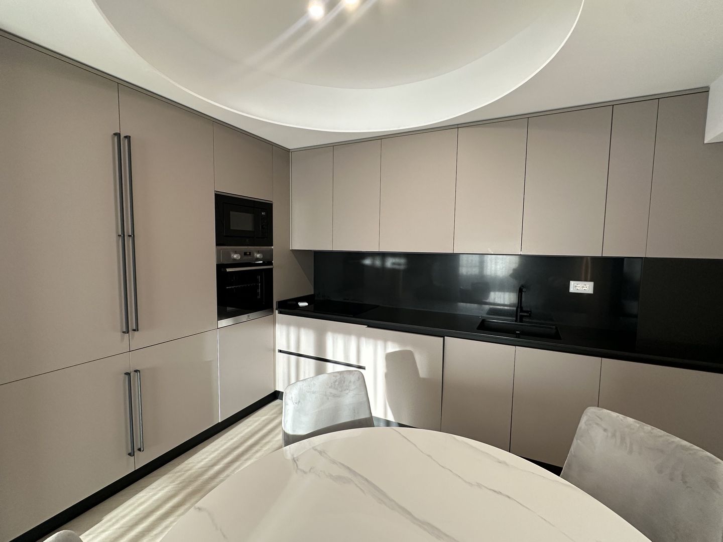 Apartament 3 camere de inchiriat parcare inclusa | Cortina North - Poză 3