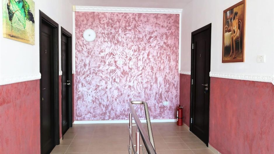Mamaia Nord - Langa Mare, pensiune la cheie, 11 camere, 9 bai! - Poză 71