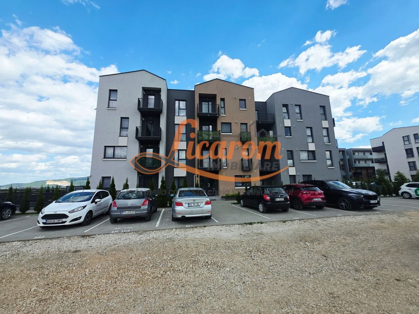 Apartament 2 camere, mobilat, lift, parcare, animale,Cristian BV - Poză 9