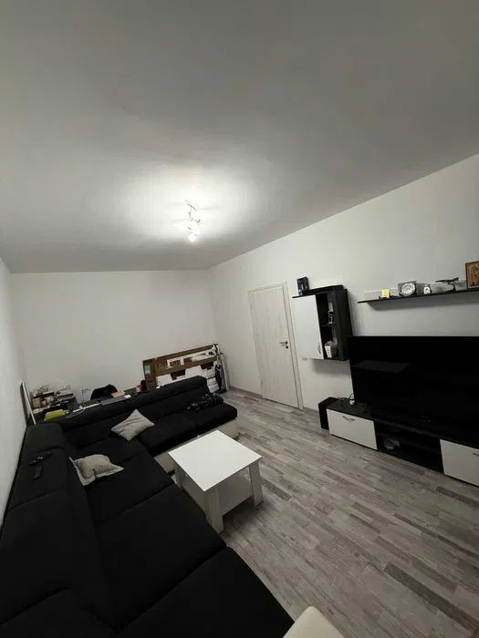 Apartament spatios metrou Pacii - Poză 1