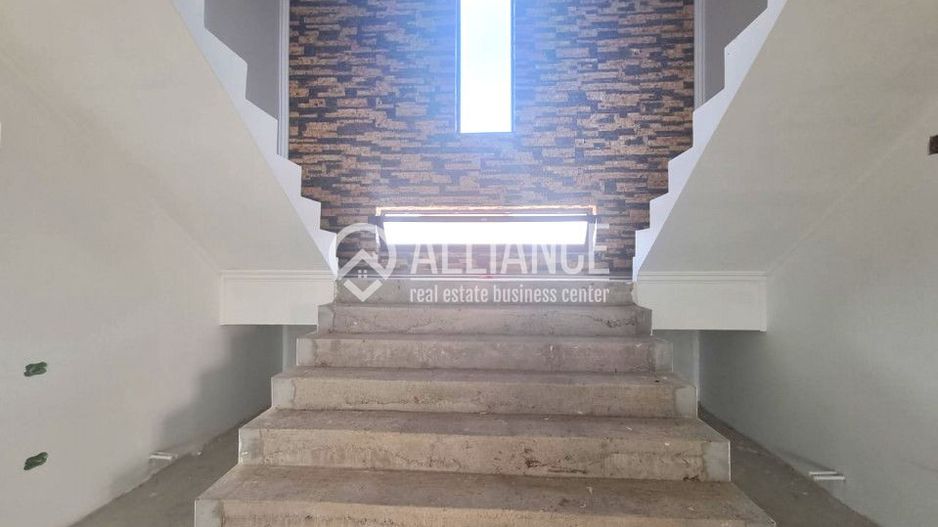 VALU LUI TRAIAN ( COD 02) -  Casa Superba 4 Camere aproape de conac - Poză 3