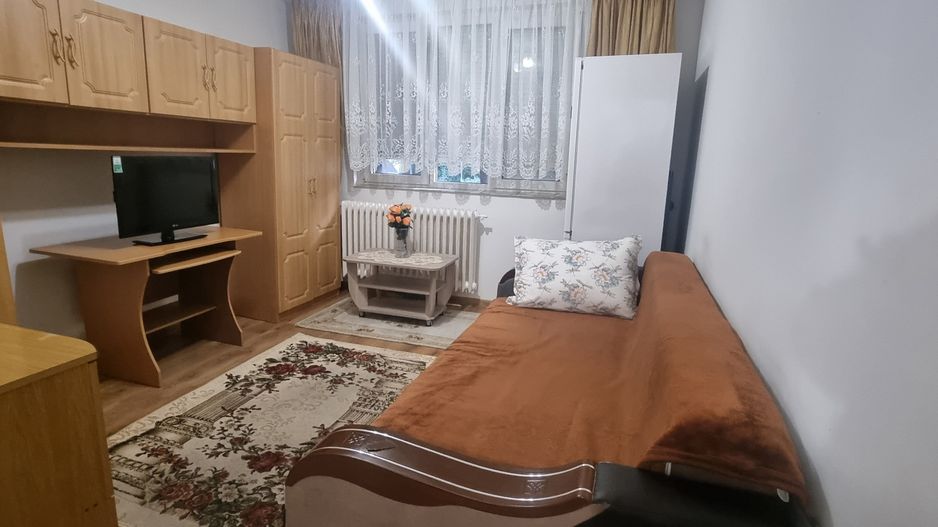 Chirie, garsonieră, mobilată, utilată, parter Blv Dacia. 250 Euro/lună - Poză 1