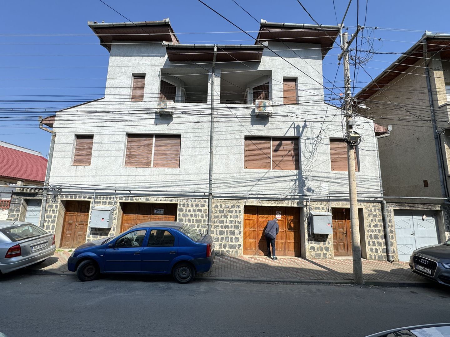 Casa S+P+2E - (posibilitate apartamentare) zona central - Poză 1