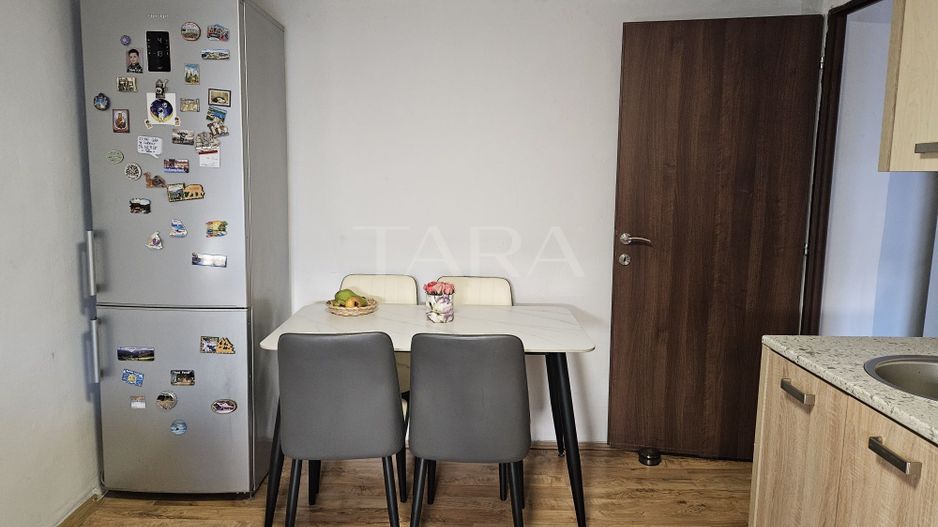 De vanzare apartament cu 2 camere in zona semicentrala - Poză 1
