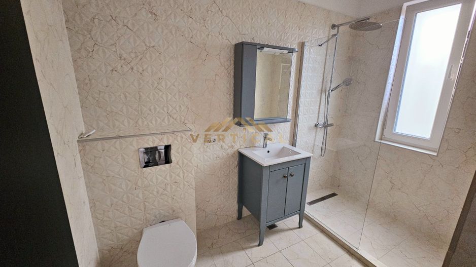 Vila la intrare in comuna Berceni - Poză 17