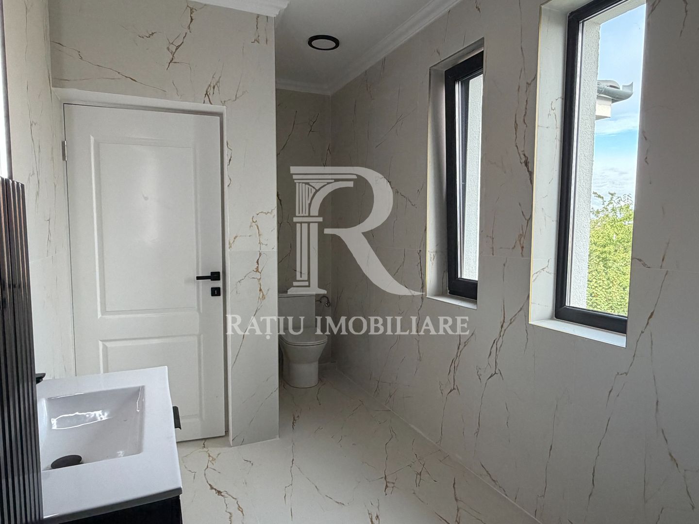 Casa cu 4 dormitoare | Jacuzzi | Sauna | Sanmartin | Oradea - Poză 26