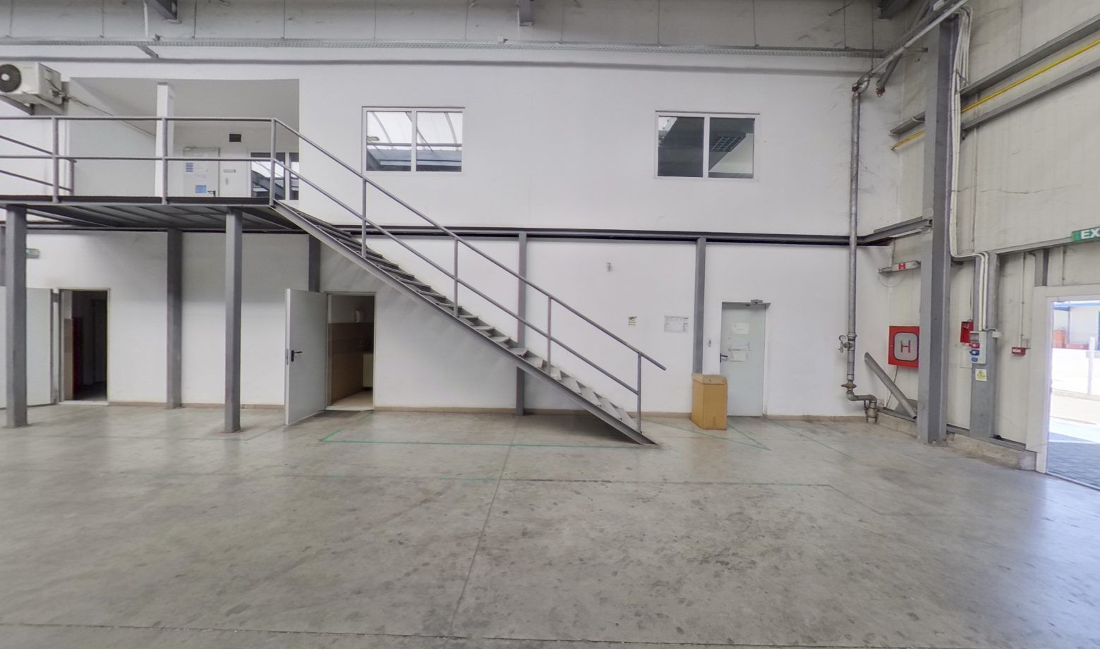 HALĂ INDUSTRIALĂ 854 MP 0% COMISION 3eur/mp - Poză 4