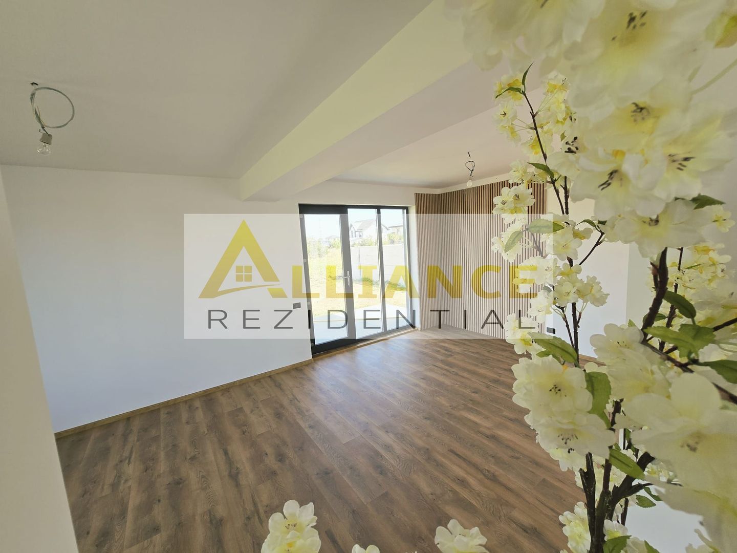 Casă individuală P+1+Pod | 4 Camere | 2 Bai  | 430MP- Comuna Berceni - Poză 2