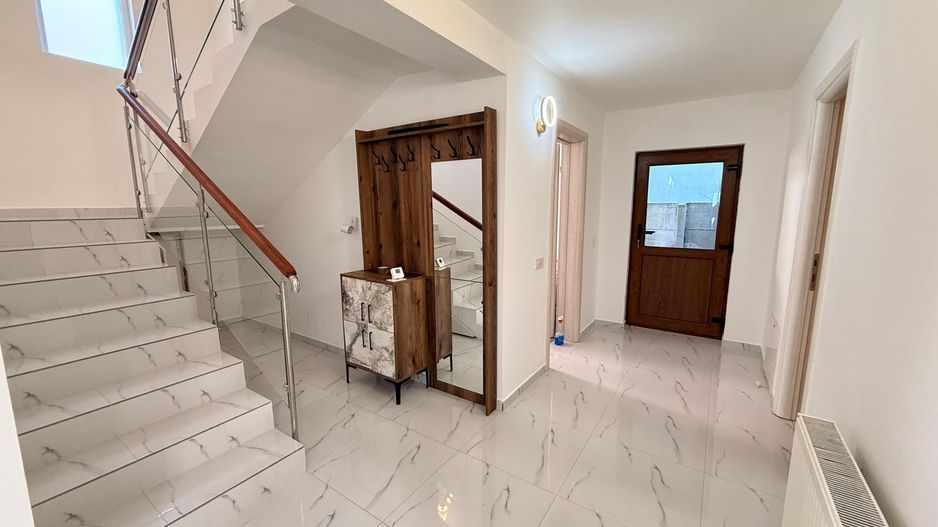 Vilă individuala Tunari | Curte libera 200 mp - Poză 10