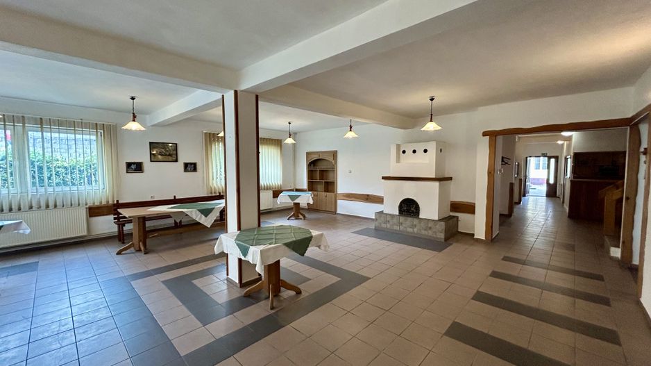 Pensiune cu potențial deosebit, vedere spectaculoasă spre Piatra Craiului - Poză 6