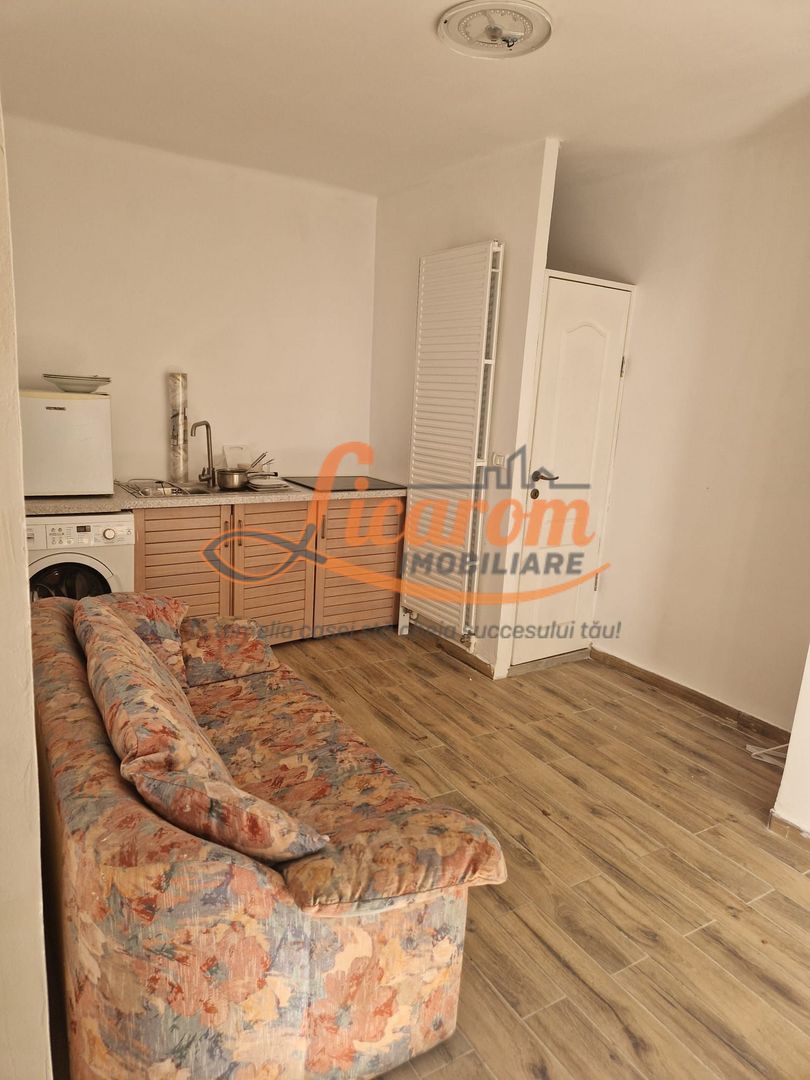 Garsoniera in casa str Iuliu Maniu curte comuna. - Poză 4