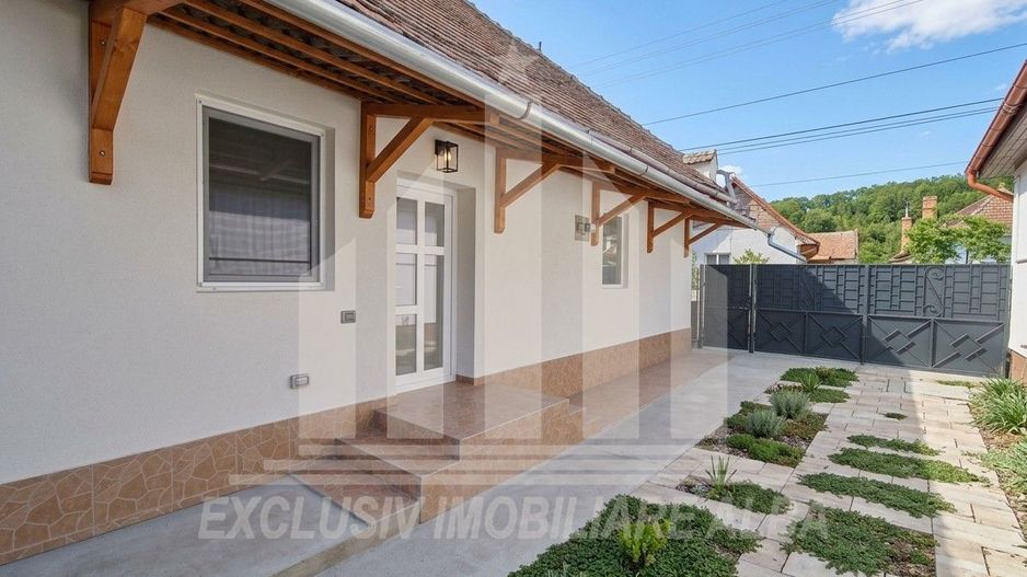 Casa de vanzare | 100 mp | 1048 mp teren | Ciugud - Poză 1
