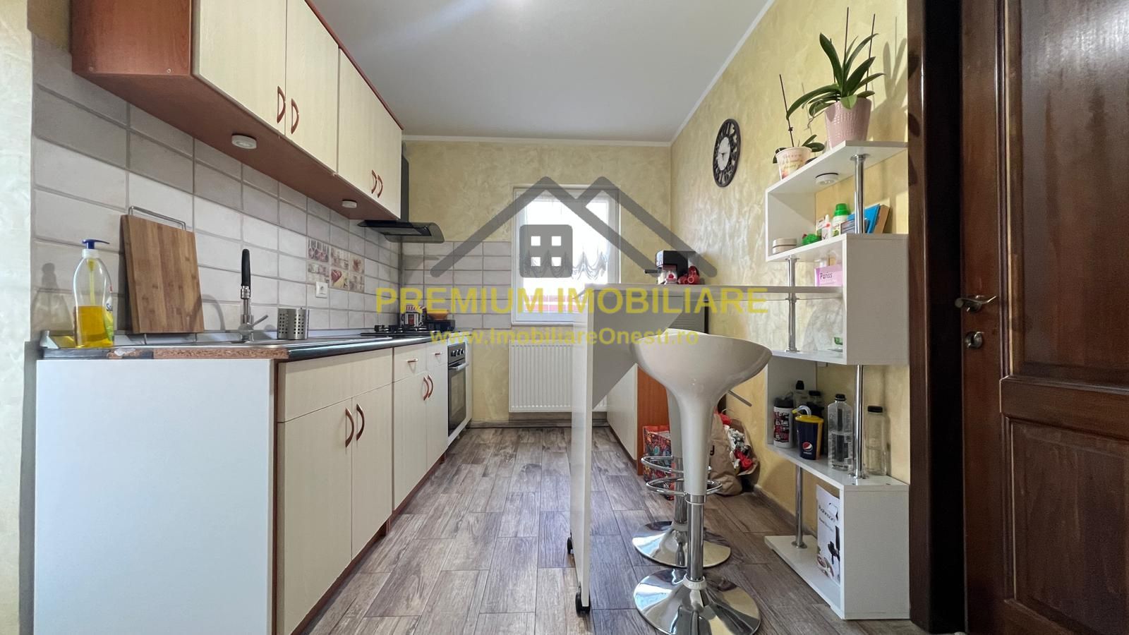 Casa de vanzare in Onesti - Poză 14