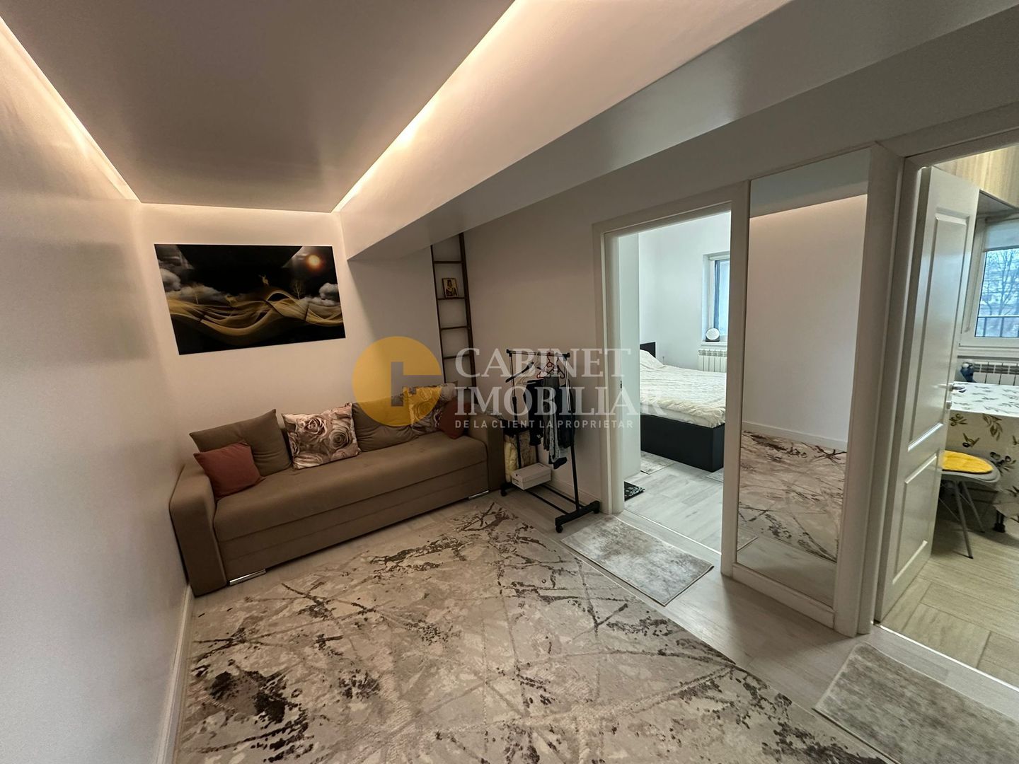 TATARASI - BLOC NOU INTABULAT - ETAJ INTERMEDIAR - MOBILAT SI UTILAT - Poză 2