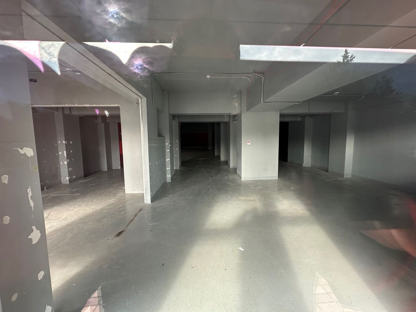 Spatiu comercial 757 mp - Poză 1