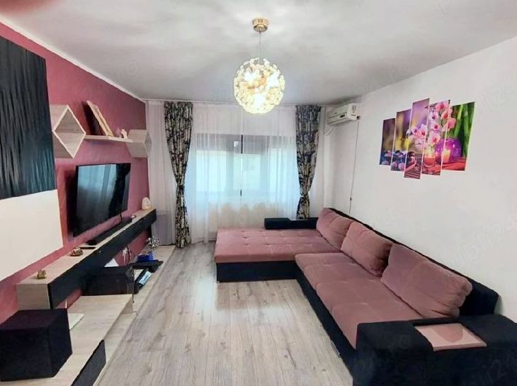 De inchiriat apartament 3 camere Micro 16, 450 euro - Poză 1