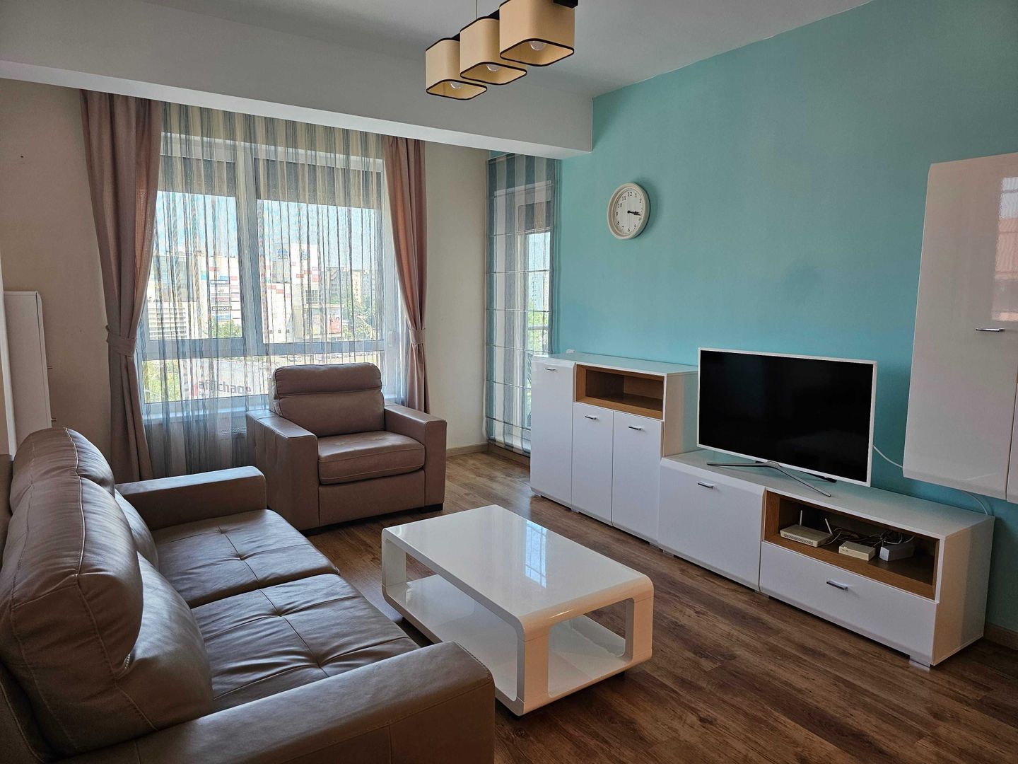De vanzare apartament 3 camere Lujerului - Poză 1