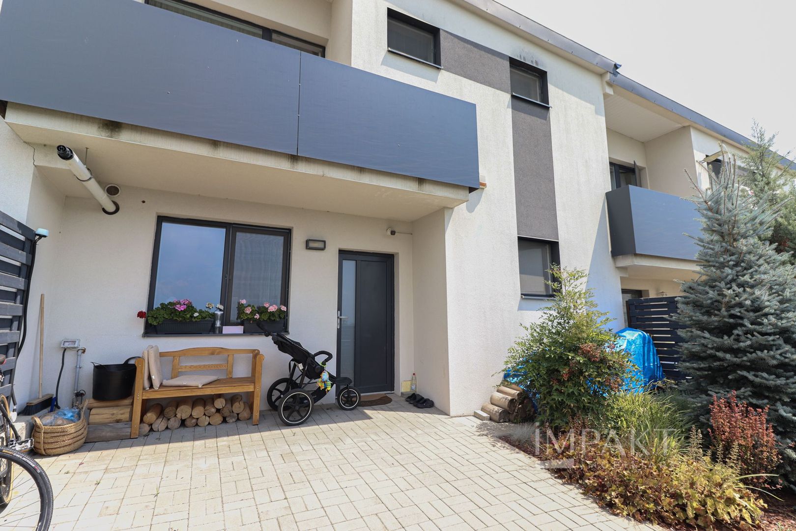 Casa cuplata minunata de vanzare, situata in cartier Voronet! - Poză 9