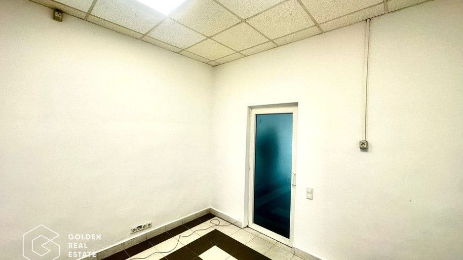 Oportunitate! Spatiu comercial situat in inima orasului, 3 camere, acces stradal - Poză 6