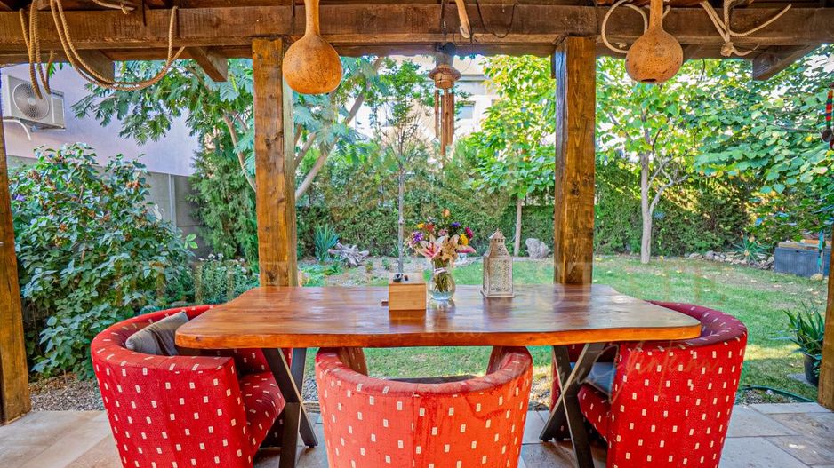 Viluta cocheta cu curte frumoasa in Mamaia Sat! - Poză 3