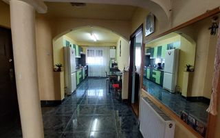 "Apartament 3 camere zona Flora – confort și accesibilitate" - Poză 1
