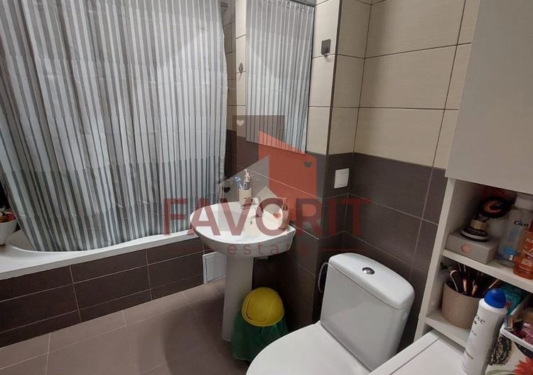 Decomandat. Mobilat si utilat. 2 balcoane. - Poză 7