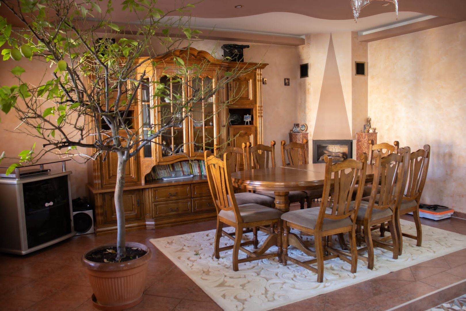 Casa/Vilă cu 7 Camere I 820 mp I Suceava - Poză 2