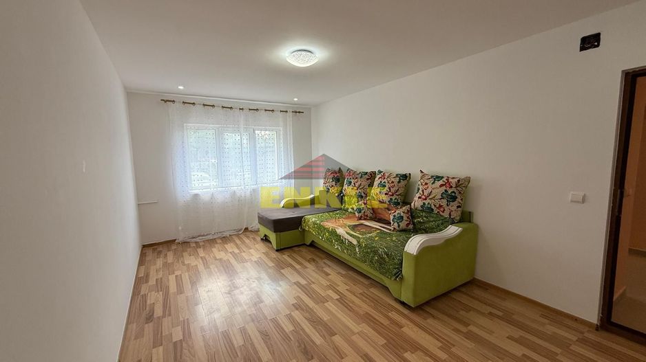 De vânzare apartament 2 camere decomandat – zona Liceului Sportiv - Poză 1