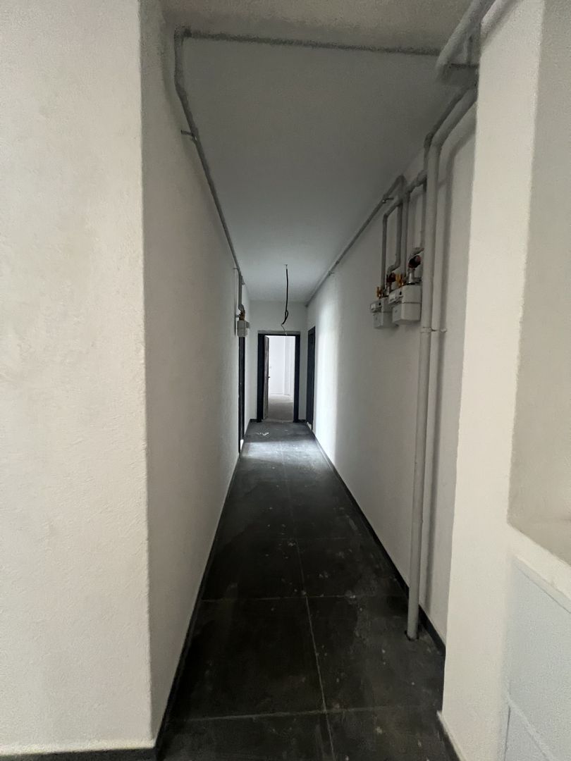 Apartament 2 cam bloc nou zona Selgros - Poză 3