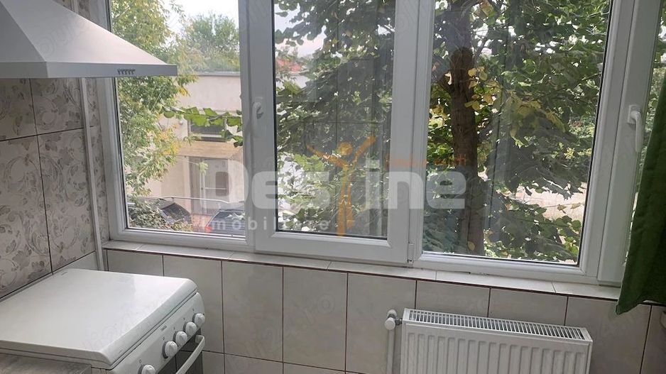 Inchiriez apartament 2 camere, zona Trocadero - Poză 2