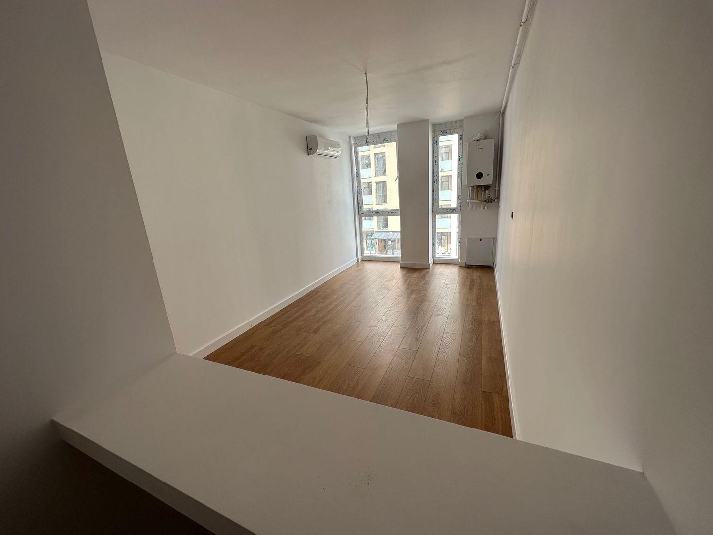 Apartament 2 camere bloc nou Torontalului - Poză 3