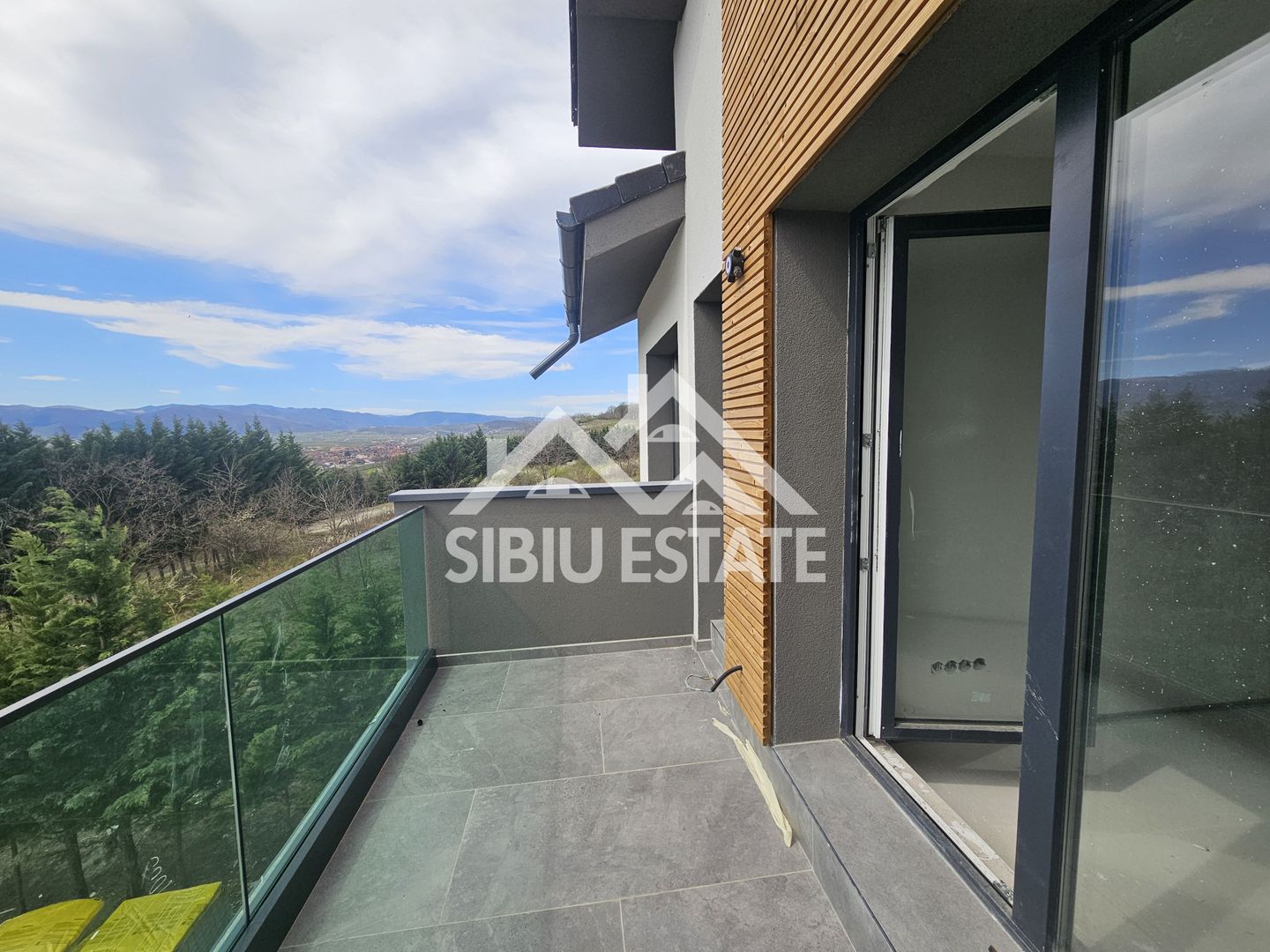 Apartament 3 camere, 2 bai clasa A - Poză 4