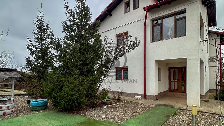 Casa cu 5 camere de vanzare l Cocorastii Colt - Prahova l Comision 0% - Poză 1