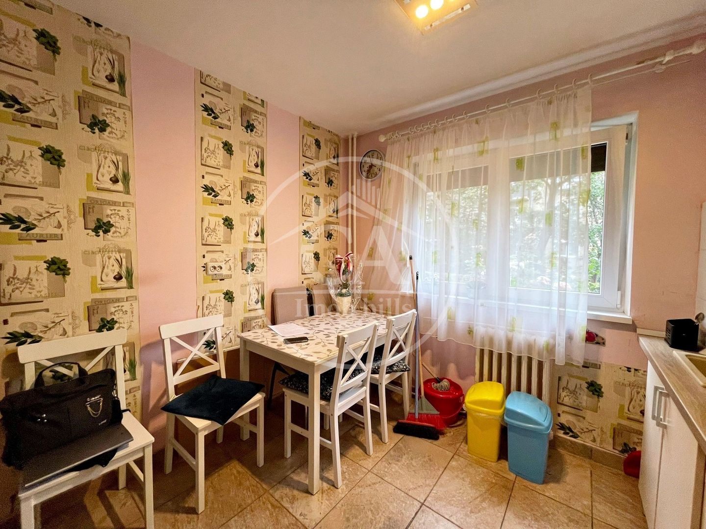 Apartament de închiriat cu 3 camere în zona Rogerius, Oradea - Poză 2