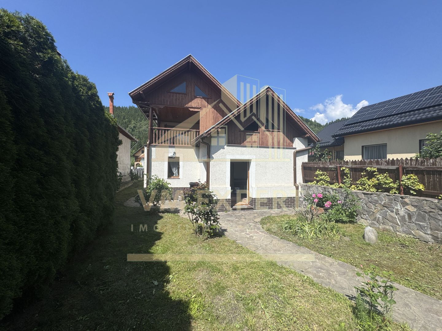 VILA 5 CAMERE, TEREN 4520 MP, LERESTI, ARGES - Poză 3