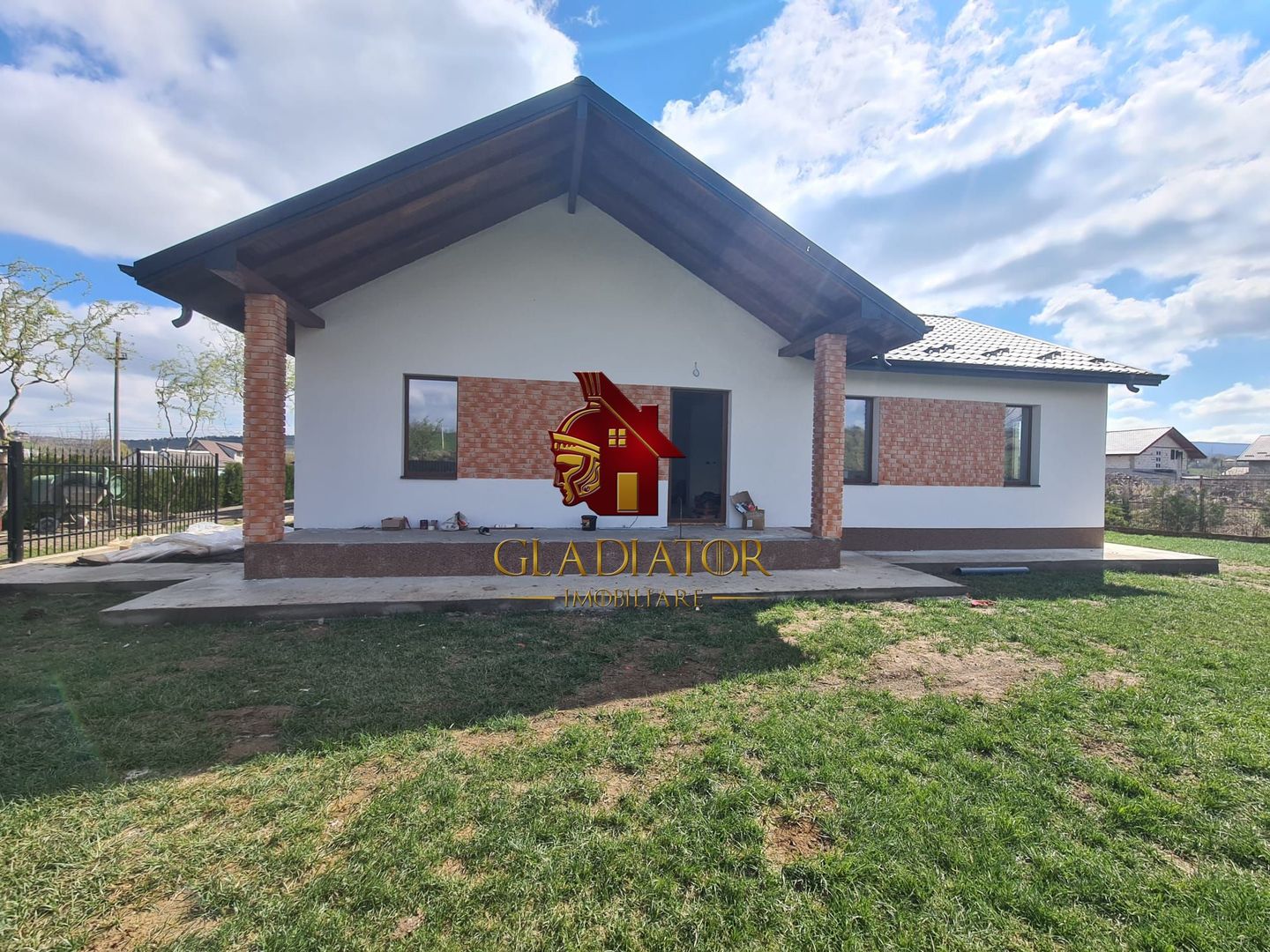 Casa plan parter deosebita, Lunca Cetatuii Ciurea, la asfalt, zona vis - Poză 1