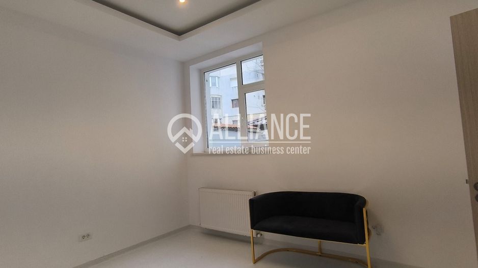 CAPITOL - Bdul Mamaia parter de vila stradal! - Poză 11